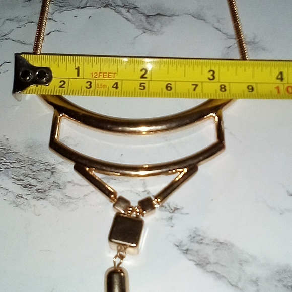 Beautiful Vintage Gold Tone Statement Necklace with Tassel - Picture 6 of 11